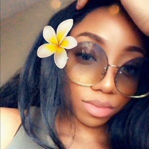 Meet your Posher, Whitney